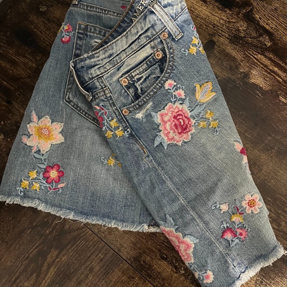 American Eagle | Floral Embroidered Jean Skirt | Button Fly | 0 - Picture 2 of 8